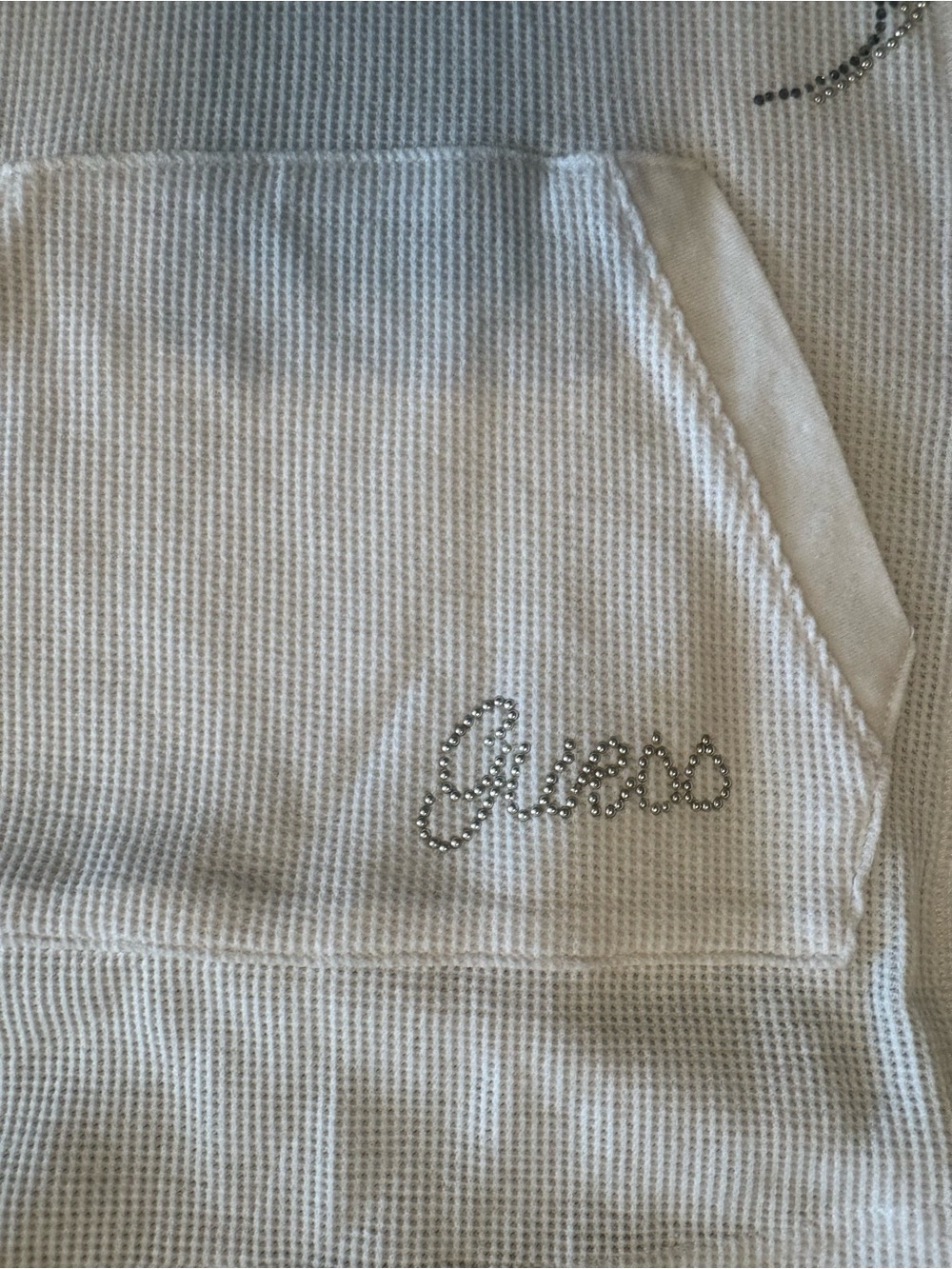 Vintage Y2K GUESS Rhinestone Thermal Hoodie White Size M McBling 2000s - Picture 4 of 6